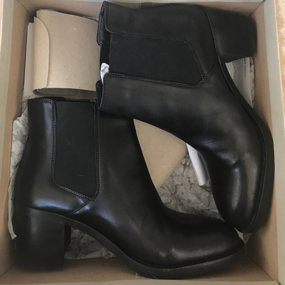 clarks mascarpone bay chelsea boot